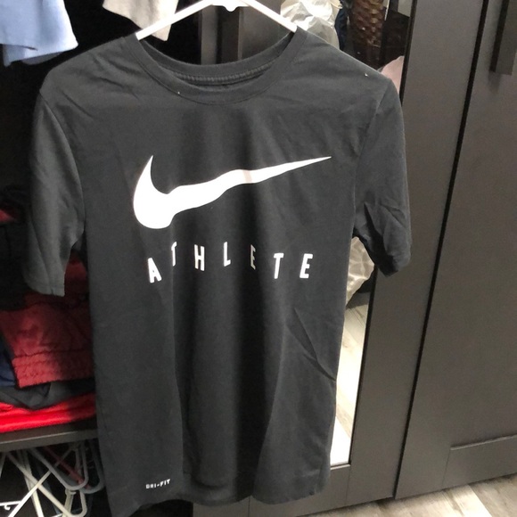 athletic cut shirts